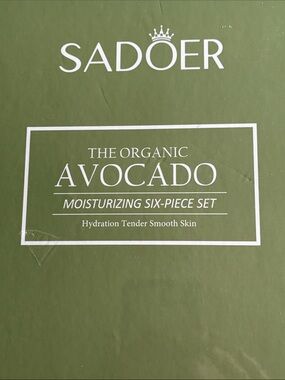 Organic Avocado Moisturizing Six-Piece Set - Green